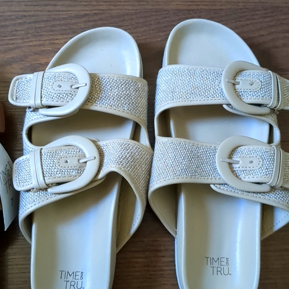 Time and Tru 2 pair of Spring/Summer Sandals Size 7 - Picture 2 of 4